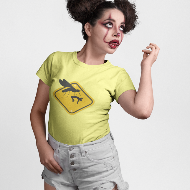 T-shirt sculpté « Attention aux moustiques » 