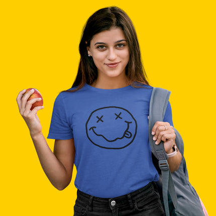 T-shirt sculpté avec un visage souriant 