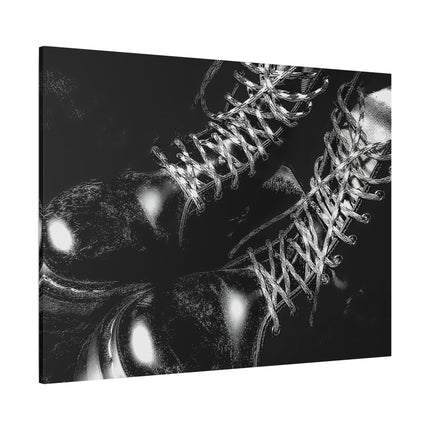 Bottes en cuir noir audacieuses sur toile